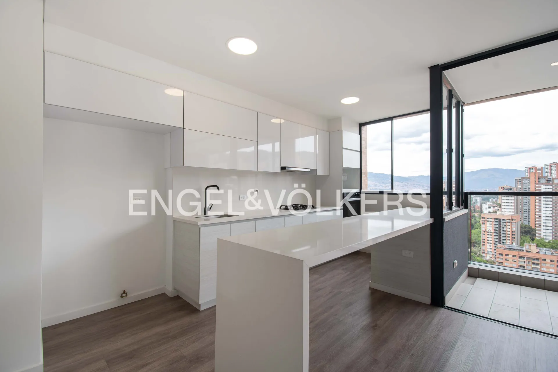 Apartamento en arriendo en Lalinde, Medellín · foto 7 de 16