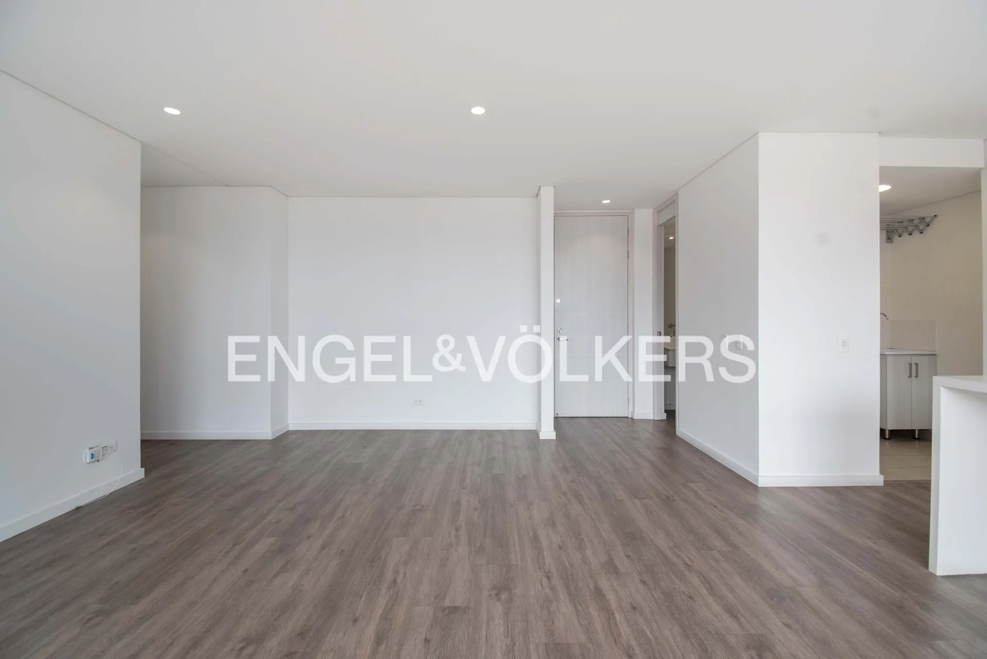 Apartamento en arriendo en Lalinde, Medellín · foto 4 de 16