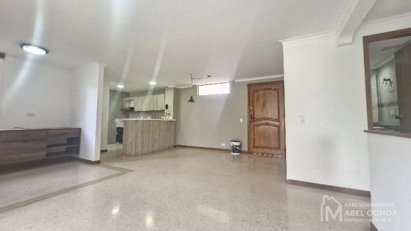 Apartamento de 2 alcobas en arriendo en El Diamante No. 2, Medellín, 80 m² · foto 2 de 12