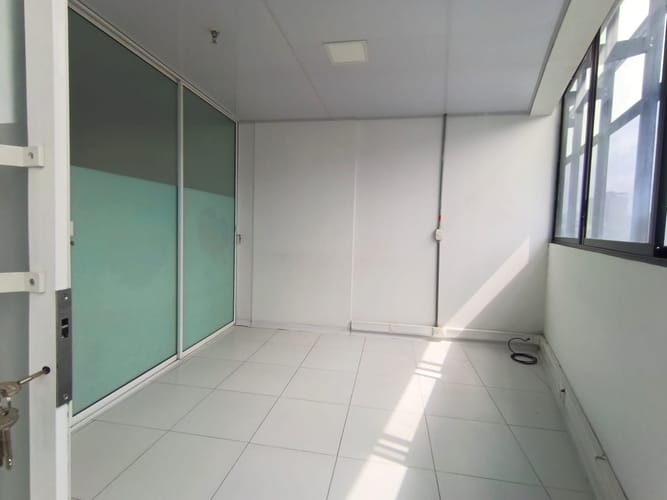 Oficina en arriendo en Avenida Santander, Manizales, 61 m² · foto 9 de 20