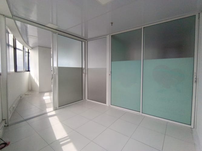 Oficina en arriendo en Avenida Santander, Manizales, 61 m² · foto 12 de 20