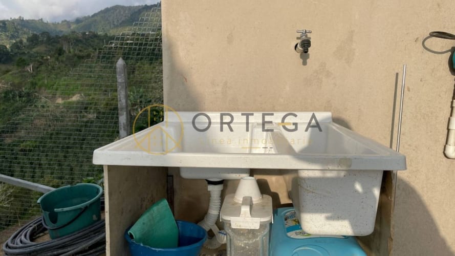 Casa de 2 alcobas en venta en Guayanas, Floridablanca, 932 m² · foto 11 de 13