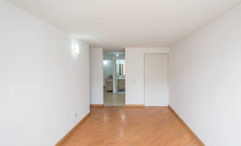 Apartamento de 3 alcobas en venta en Verbenal San Antonio, Bogotá, 66 m² · foto 8 de 24