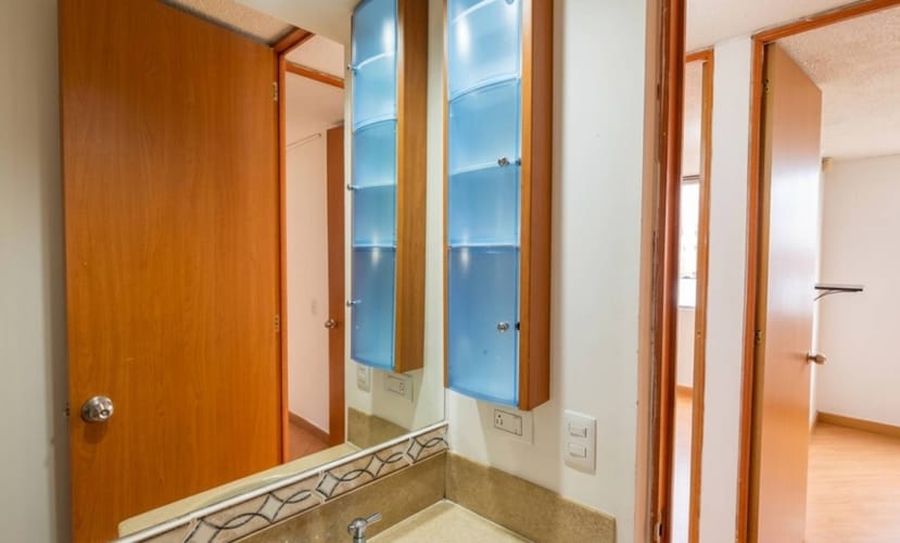 Apartamento de 3 alcobas en venta en Verbenal San Antonio, Bogotá, 66 m² · foto 16 de 24