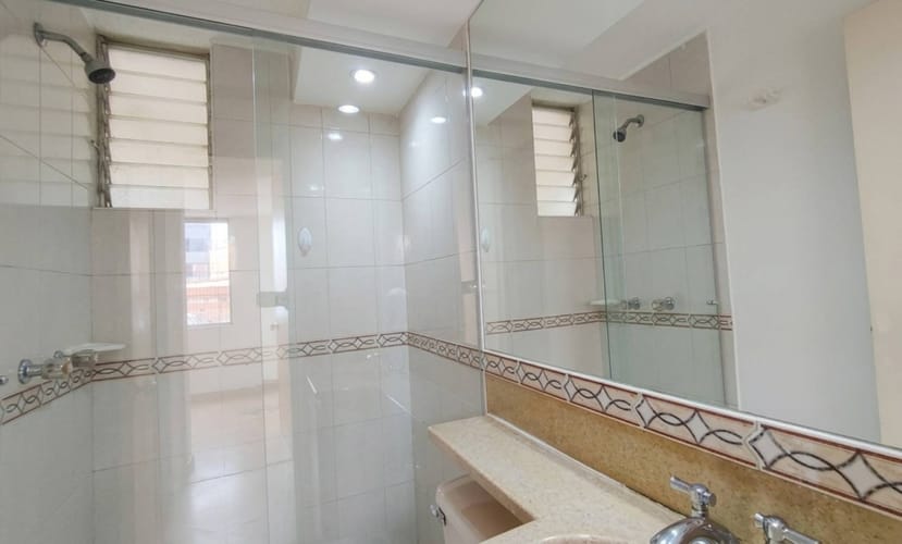 Apartamento de 3 alcobas en venta en Verbenal San Antonio, Bogotá, 66 m² · foto 19 de 24