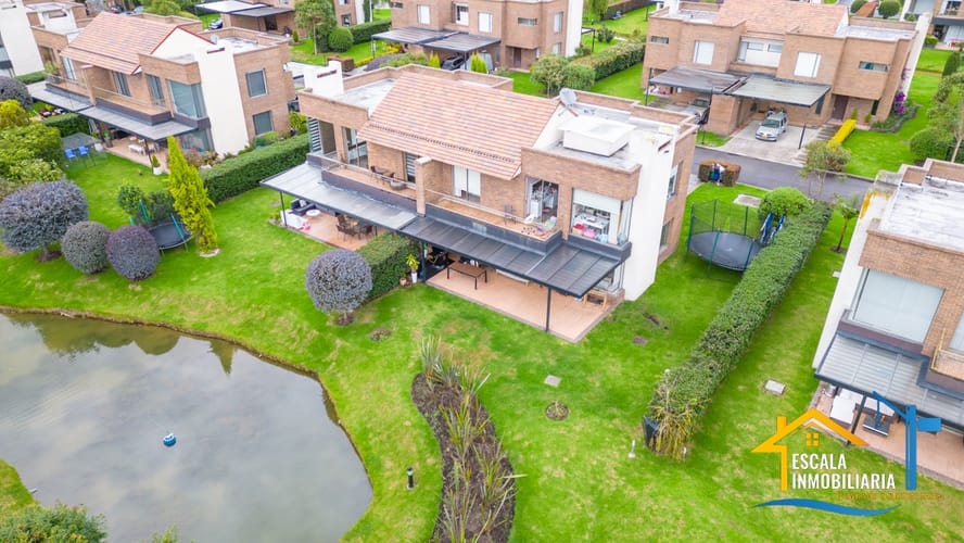 Casa de 3 alcobas en venta en Pueblo Viejo, Cota, 181 m² · foto 20 de 24