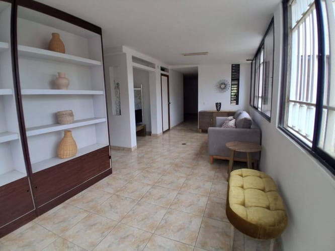 Apartamento de 3 alcobas en venta en Quirinal, Neiva, 132 m² · foto 5 de 10