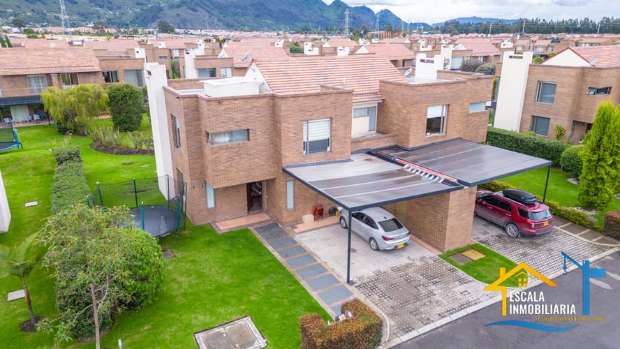 Casa de 4 alcobas en arriendo en Pueblo Viejo, Cota, 186 m² · foto 14 de 24
