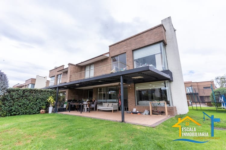 Casa de 4 alcobas en arriendo en Pueblo Viejo, Cota, 186 m² · foto 23 de 24