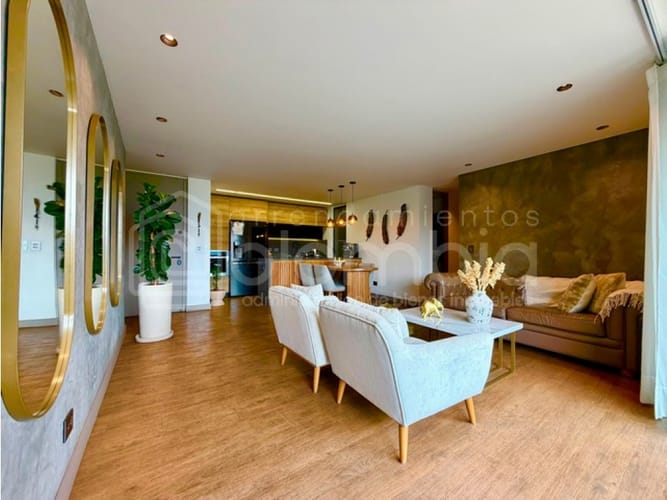 Apartamento de 3 alcobas en venta en Loma Del Chocho, Envigado, 107 m² · foto 3 de 24