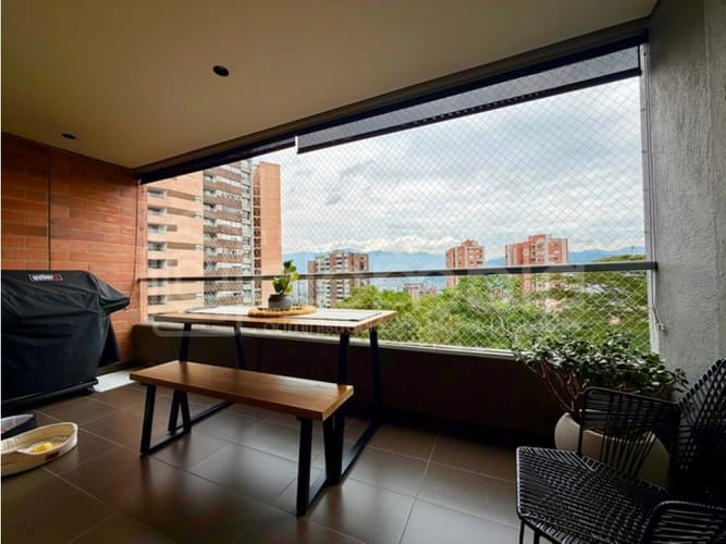 Apartamento de 3 alcobas en venta en Loma Del Chocho, Envigado, 107 m² · foto 5 de 24