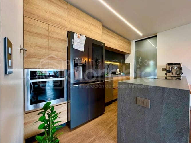 Apartamento de 3 alcobas en venta en Loma Del Chocho, Envigado, 107 m² · foto 8 de 24