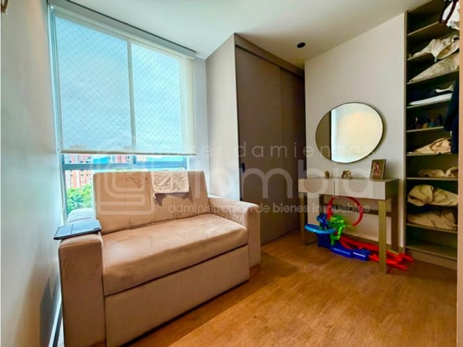Apartamento de 3 alcobas en venta en Loma Del Chocho, Envigado, 107 m² · foto 10 de 24