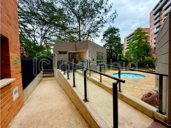 Apartamento de 3 alcobas en venta en Loma Del Chocho, Envigado, 107 m² · foto 23 de 24