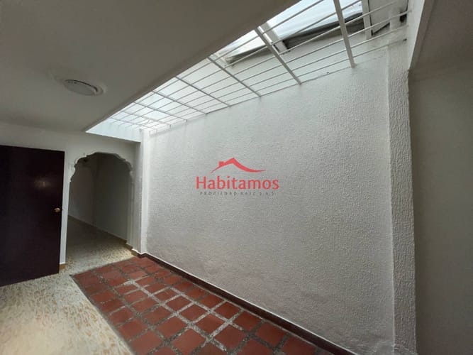 Casa de 4 alcobas en venta en Campo Valdes No.1, Medellín, 98 m² · foto 10 de 11