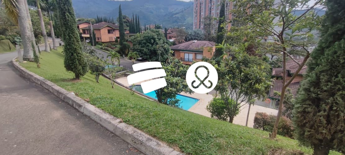 Casa de 4 alcobas en venta en Entreamigos, Sabaneta, 350 m² · foto 2 de 24