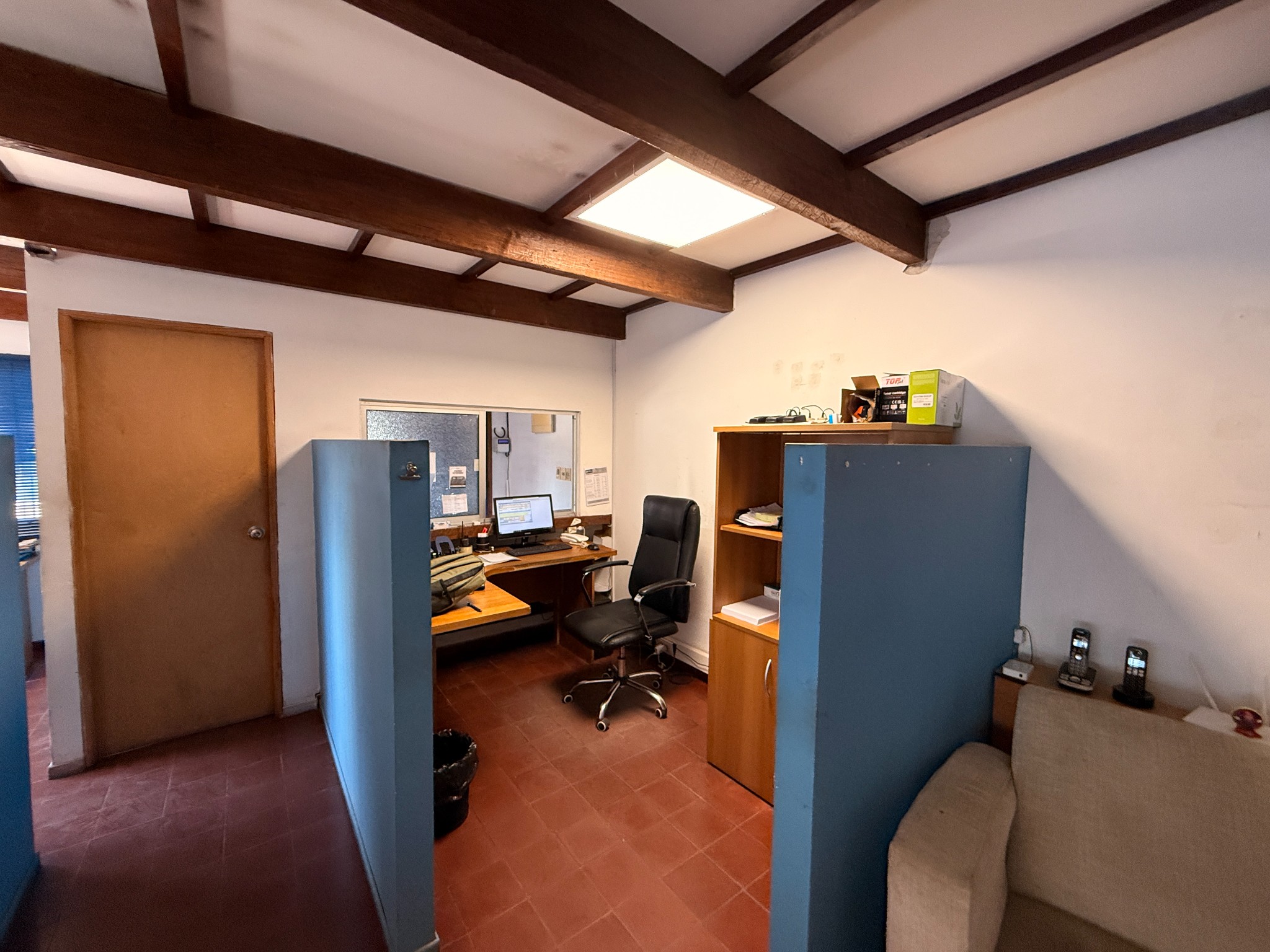 Excelente Oportunidad De Alquiler Amplio Local Comercial, Industrial Malvin Norte · Foto 2