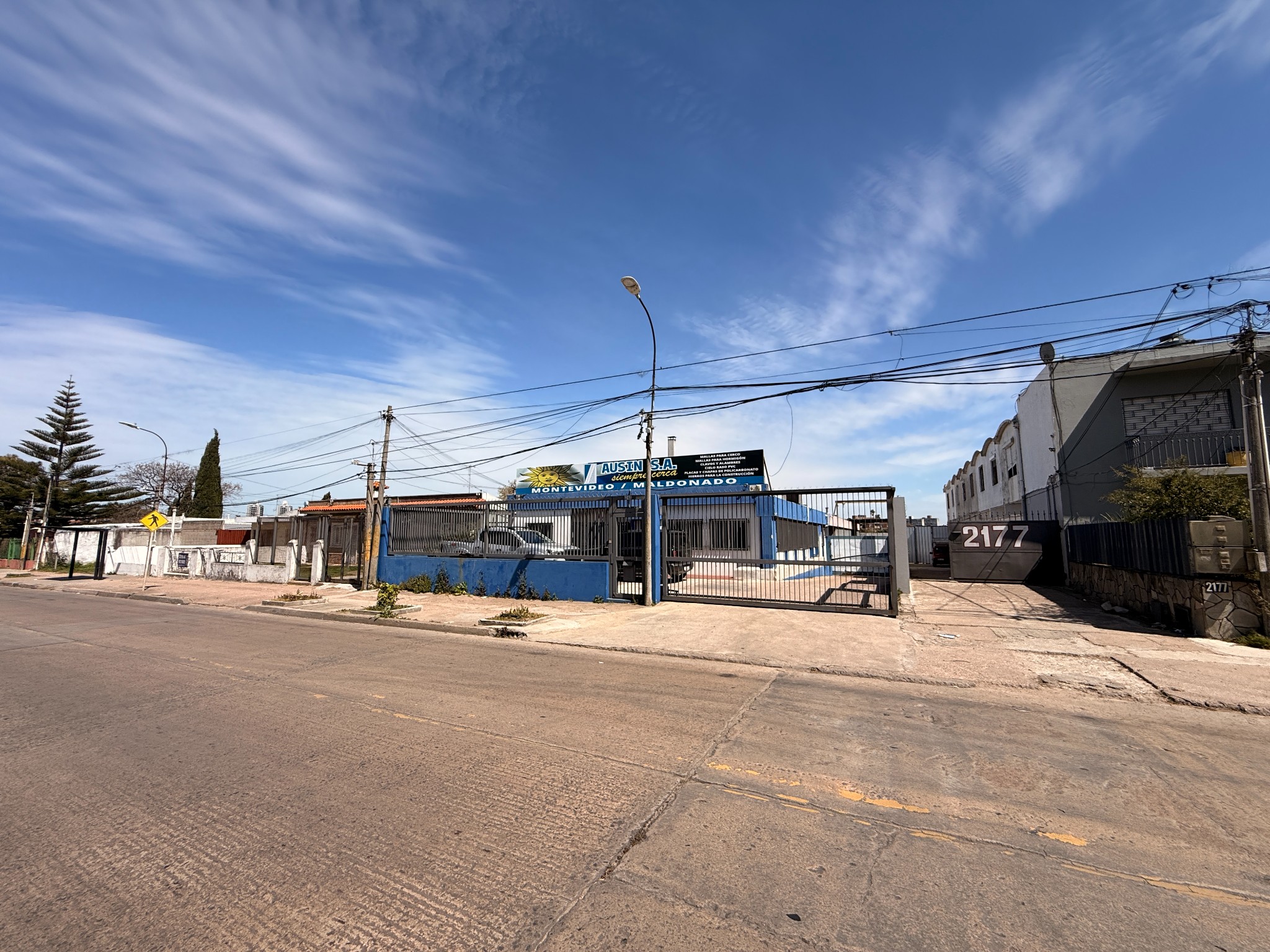Excelente Oportunidad De Alquiler Amplio Local Comercial, Industrial Malvin Norte