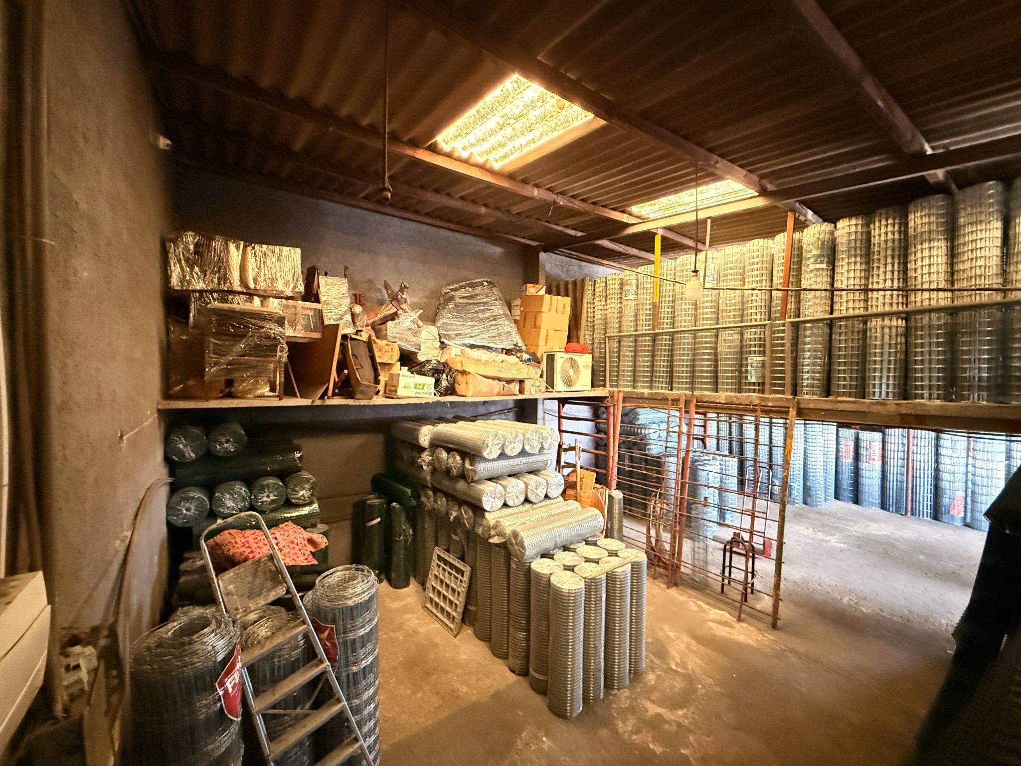 Excelente Oportunidad De Alquiler Amplio Local Comercial, Industrial Malvin Norte · Foto 8