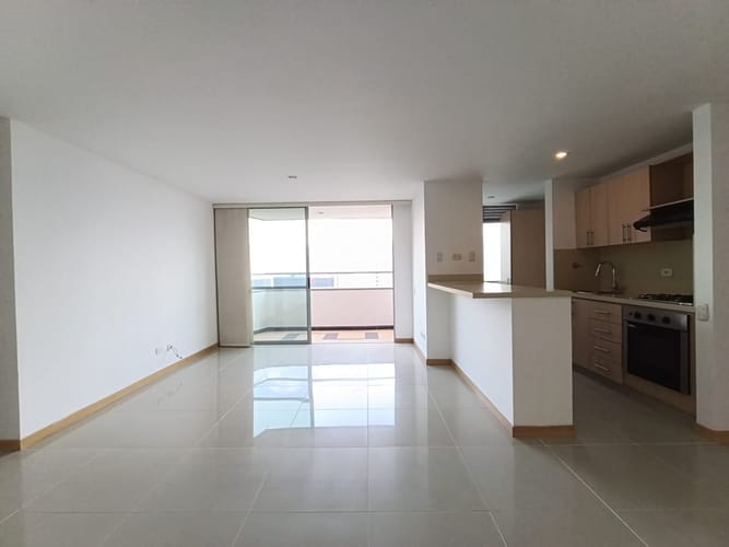 Apartamento de 3 alcobas en arriendo en Loma Del Indio, Medellín, 86 m² · foto 3 de 15