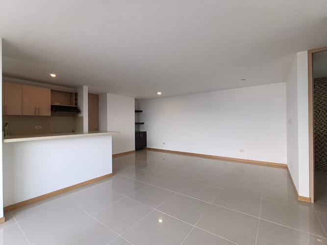 Apartamento de 3 alcobas en arriendo en Loma Del Indio, Medellín, 86 m² · foto 4 de 15