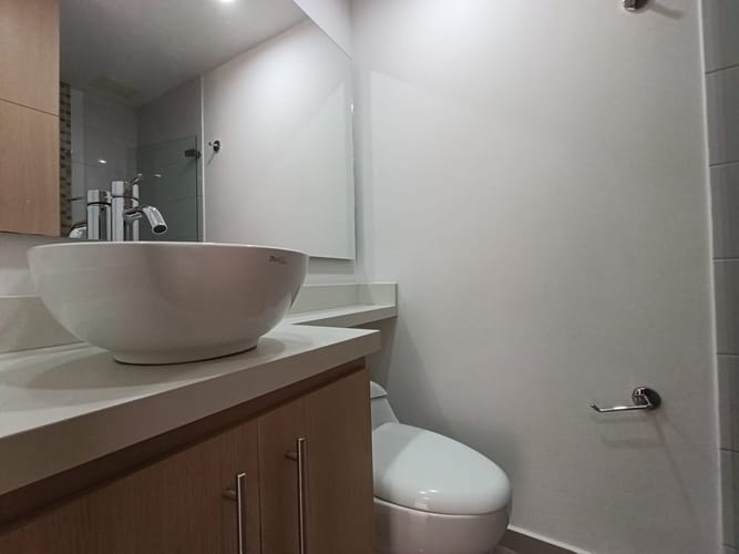 Apartamento de 3 alcobas en arriendo en Loma Del Indio, Medellín, 86 m² · foto 6 de 15