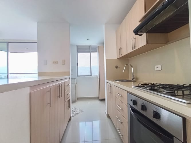 Apartamento de 3 alcobas en arriendo en Loma Del Indio, Medellín, 86 m² · foto 14 de 15