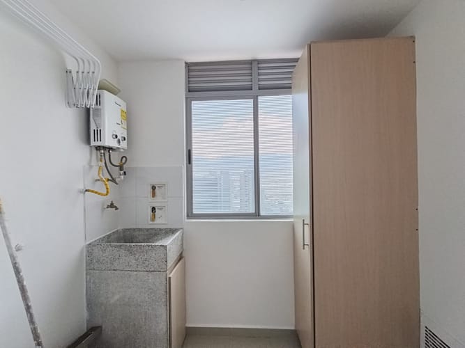 Apartamento de 3 alcobas en arriendo en Loma Del Indio, Medellín, 86 m² · foto 15 de 15
