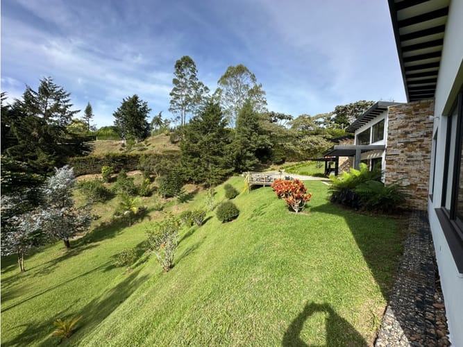 Casa de 4 alcobas en venta en El Porvenir, Rionegro, 262 m² · foto 3 de 20