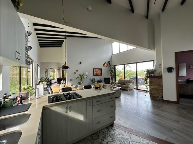 Casa de 4 alcobas en venta en El Porvenir, Rionegro, 262 m² · foto 6 de 20