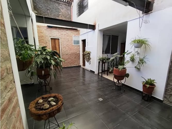 Casa de 7 alcobas en venta en Champagnat, Cali, 360 m² · foto 3 de 18
