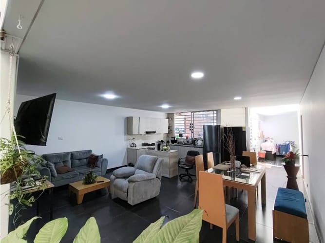 Casa de 7 alcobas en venta en Champagnat, Cali, 360 m² · foto 5 de 18