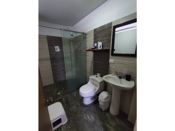 Casa de 7 alcobas en venta en Champagnat, Cali, 360 m² · foto 11 de 18