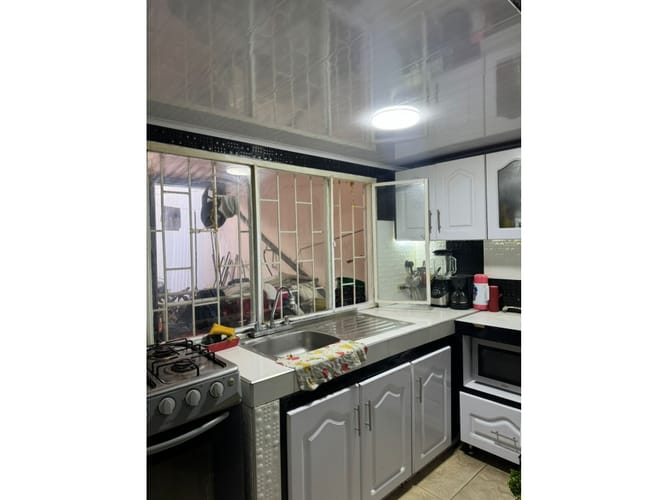 Casa de 5 alcobas en venta en Montes, Bogotá, 250 m² · foto 8 de 21