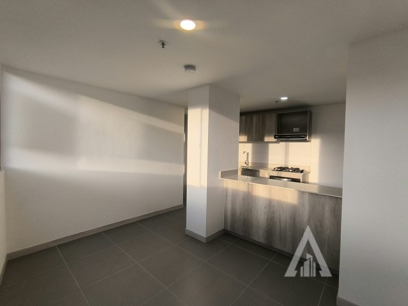 Apartamento en arriendo en El Poblado, Medellín · foto 2 de 13