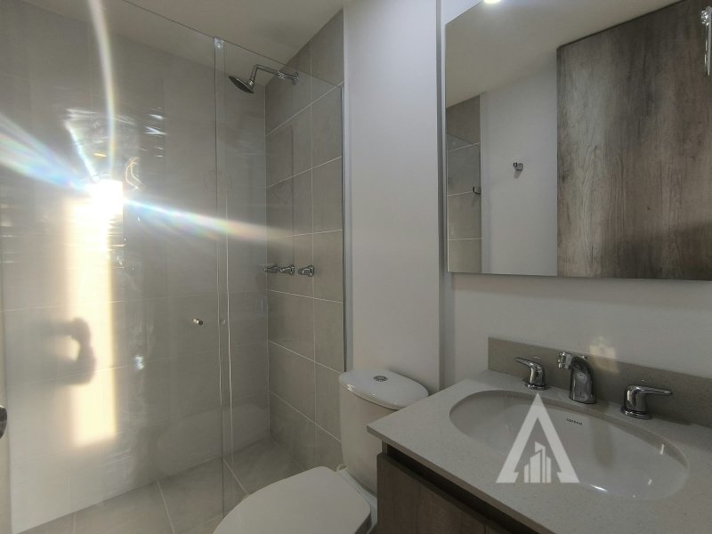 Apartamento en arriendo en El Poblado, Medellín · foto 7 de 13
