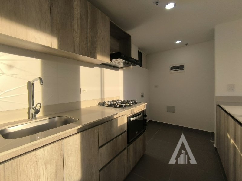 Apartamento en arriendo en El Poblado, Medellín · foto 11 de 13