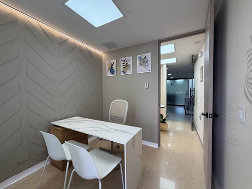 Consultorio en arriendo en Perpetuo Socorro, Medellín, 29 m² · foto 3 de 9