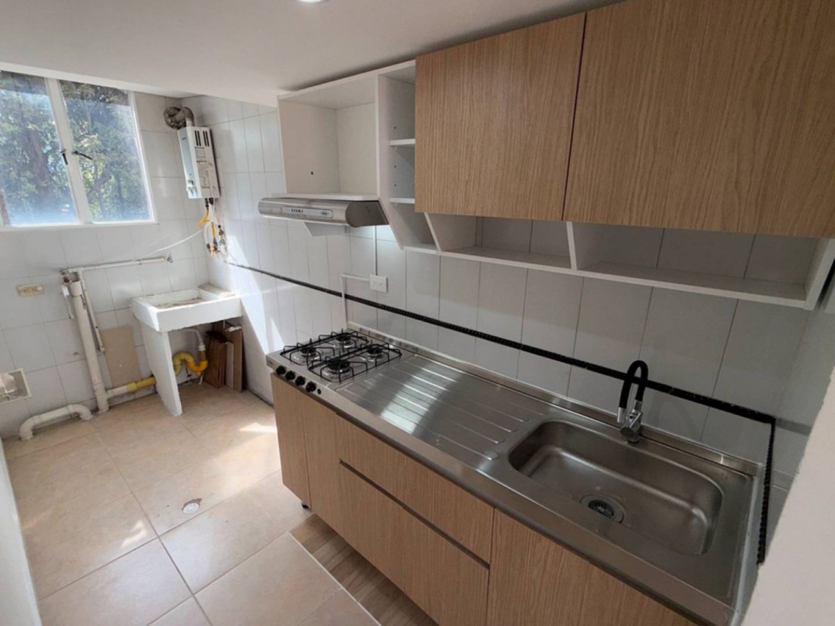 Apartamento en venta en Carlos Lleras Restrepo Manzana C, Bogotá · foto 4 de 24