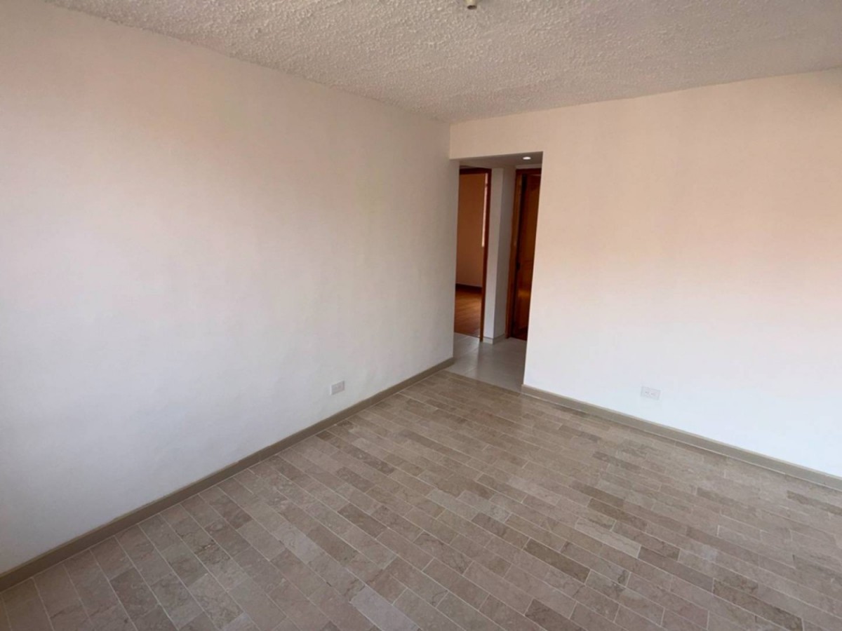 Apartamento en venta en Carlos Lleras Restrepo Manzana C, Bogotá · foto 8 de 24