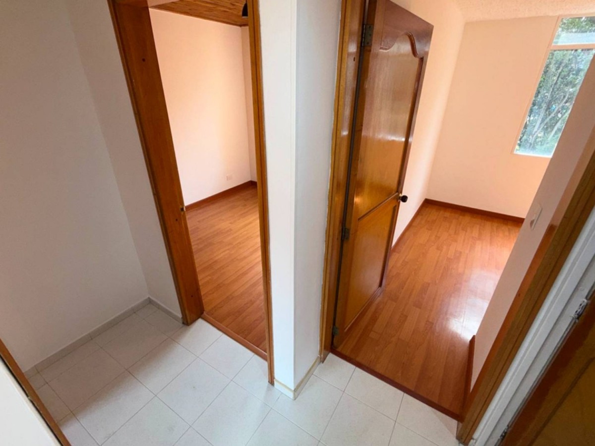 Apartamento en venta en Carlos Lleras Restrepo Manzana C, Bogotá · foto 9 de 24