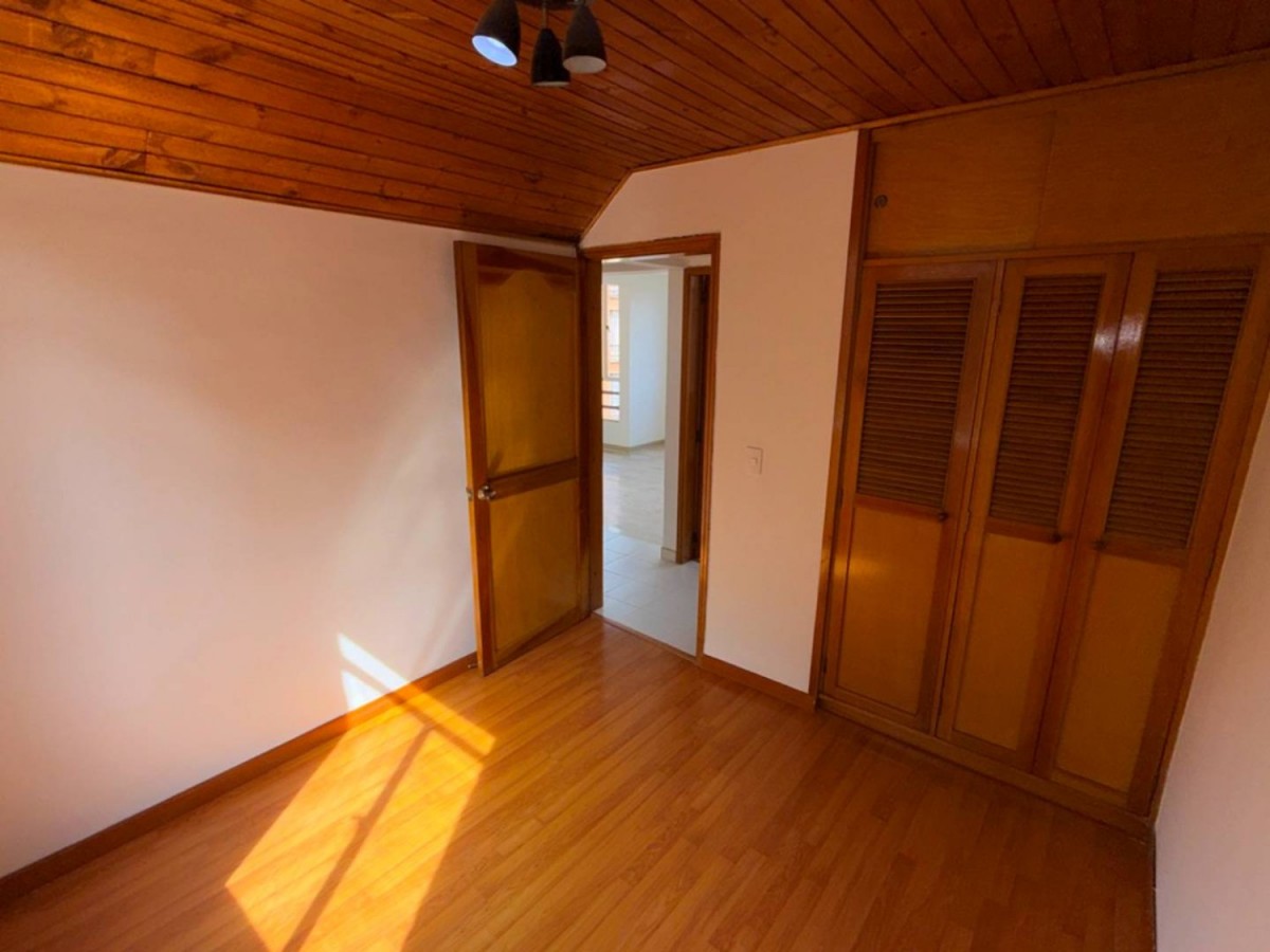 Apartamento en venta en Carlos Lleras Restrepo Manzana C, Bogotá · foto 16 de 24