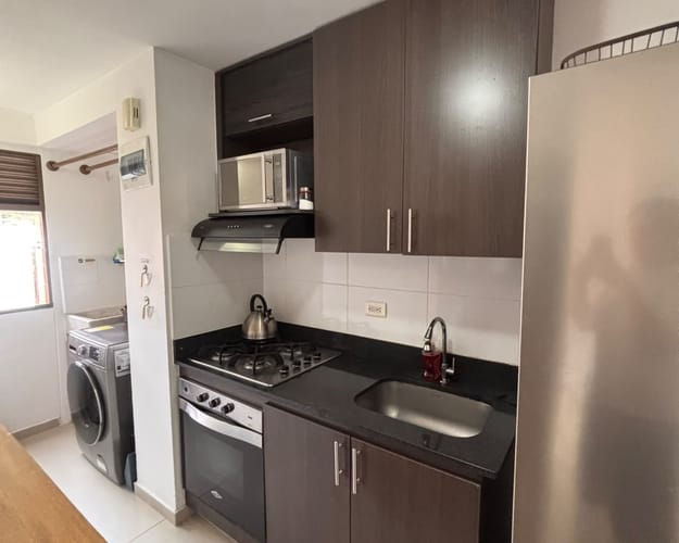 Apartamento de 3 alcobas en venta en San Jose, Sabaneta, 57 m² · foto 3 de 11