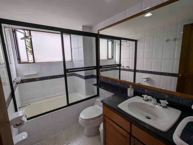 Apartamento de 3 alcobas en arriendo en Lalinde, Medellín, 130 m² · foto 20 de 21