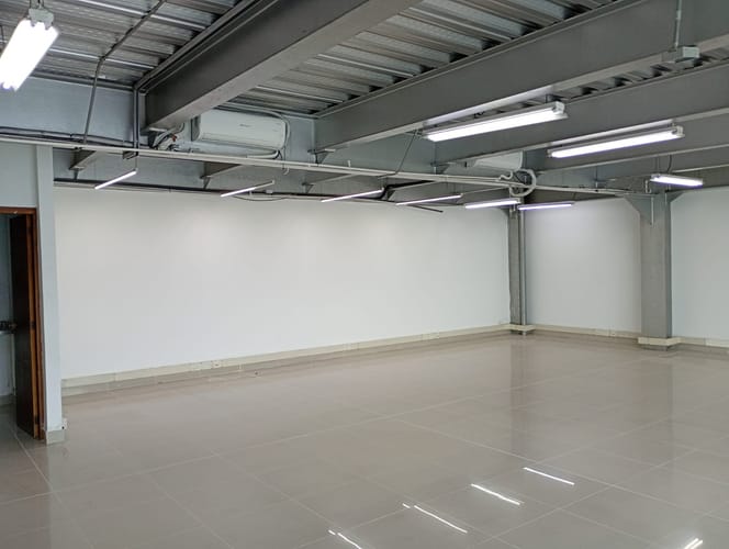 Oficina en arriendo en El Poblado, Medellín, 165 m² · foto 4 de 11
