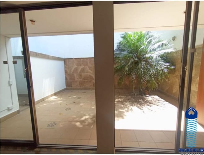 Casa de 5 alcobas en venta en La Palma, Medellín, 250 m² · foto 3 de 16