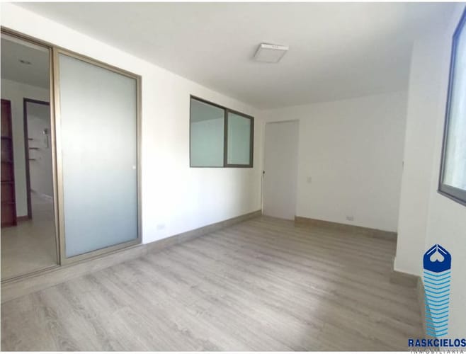 Casa de 5 alcobas en venta en La Palma, Medellín, 250 m² · foto 6 de 16
