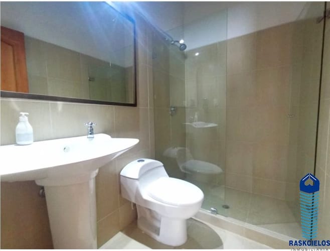 Casa de 5 alcobas en venta en La Palma, Medellín, 250 m² · foto 7 de 16