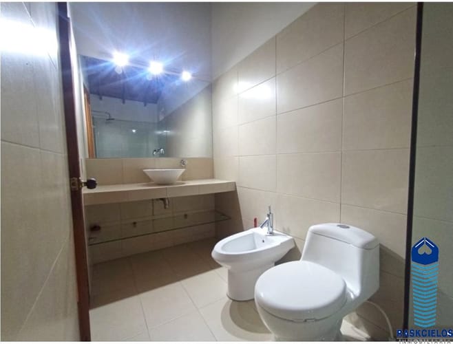 Casa de 5 alcobas en venta en La Palma, Medellín, 250 m² · foto 9 de 16