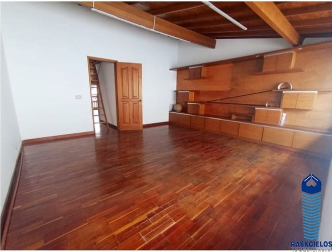 Casa de 5 alcobas en venta en La Palma, Medellín, 250 m² · foto 14 de 16